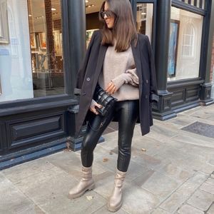 H&M Chelsea boots. Blogers fav 💓 size 8